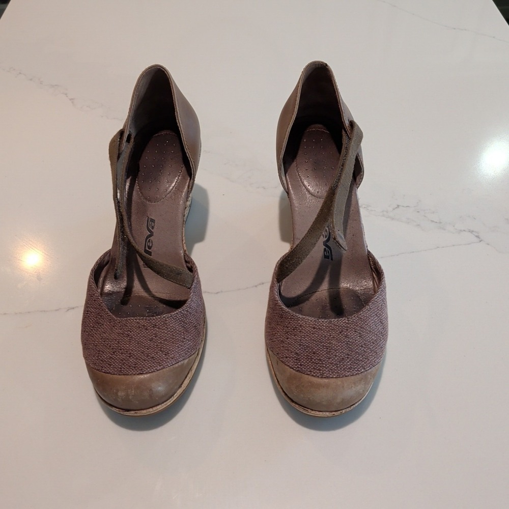 Teva Sandals Shoes Womens Size 9.5 Brown Leather Strappy Wedge Hook Loop F8013B